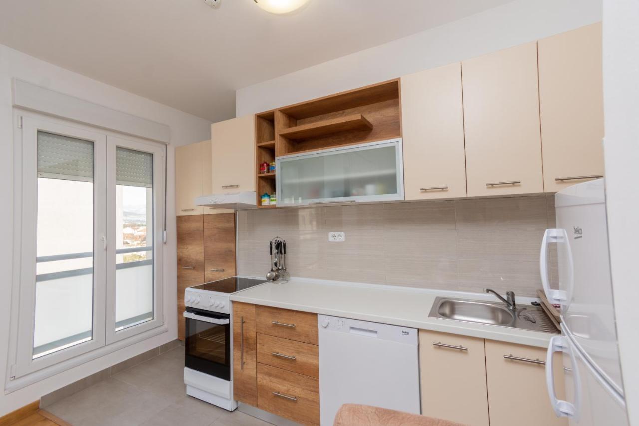 City Compass Apartment 2 Podgorica Kültér fotó