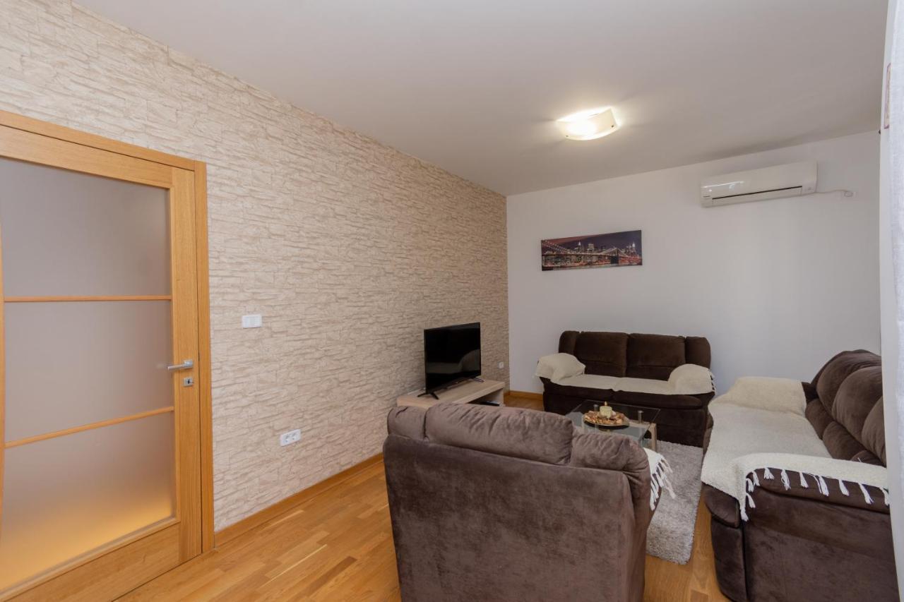 City Compass Apartment 2 Podgorica Kültér fotó